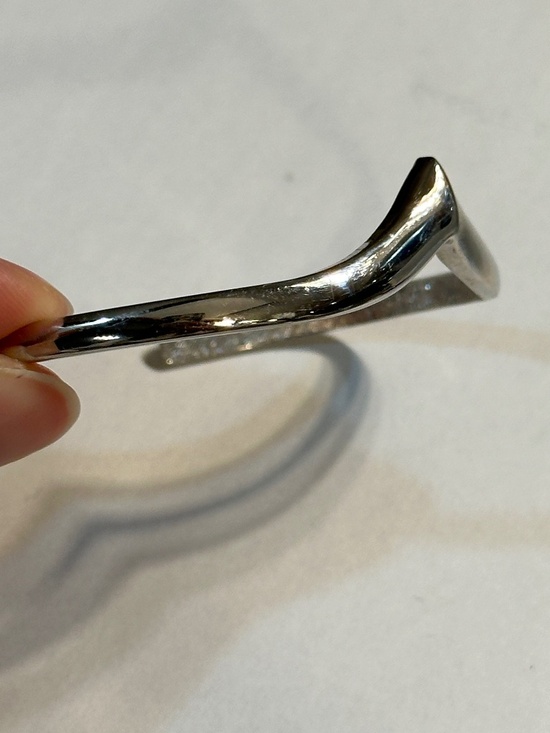 Vintage Silver Avon Chevron Bracelet set of 2 - Picture 3 of 11